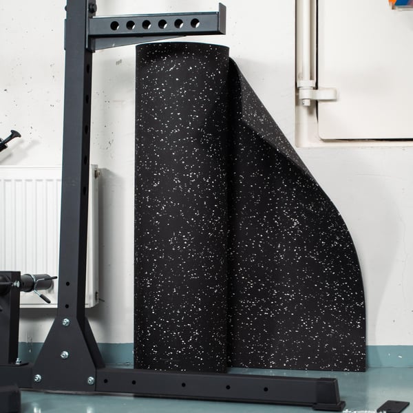 FitNord Gummimatta svart 4 mm (10m rulle), med vita prickar 3